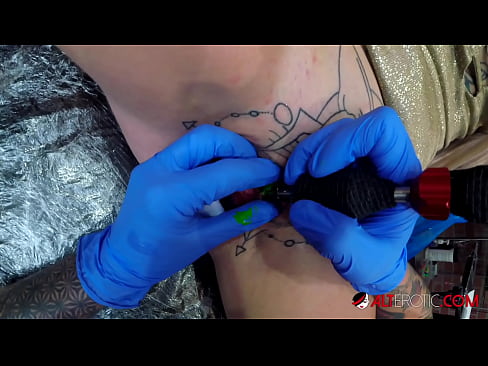 ❤️ Fìor tattooed hottie Sully Savage fhuair tattoo air a clitoris ❤❌  Gnè  leinn gd.tradewin.top ❌️